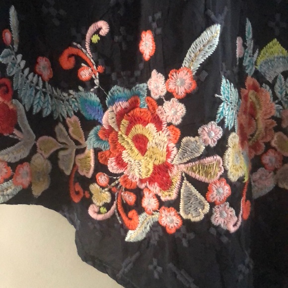 JOHNNY WAS Gina Embroidered Top - Picture 3 of 8